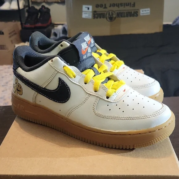 Nike Air Force 1 Low '07 LV8 Go The Extra Smile (2021) (GS) Boy 5Y Girl 6.5 EUC - Picture 3 of 9